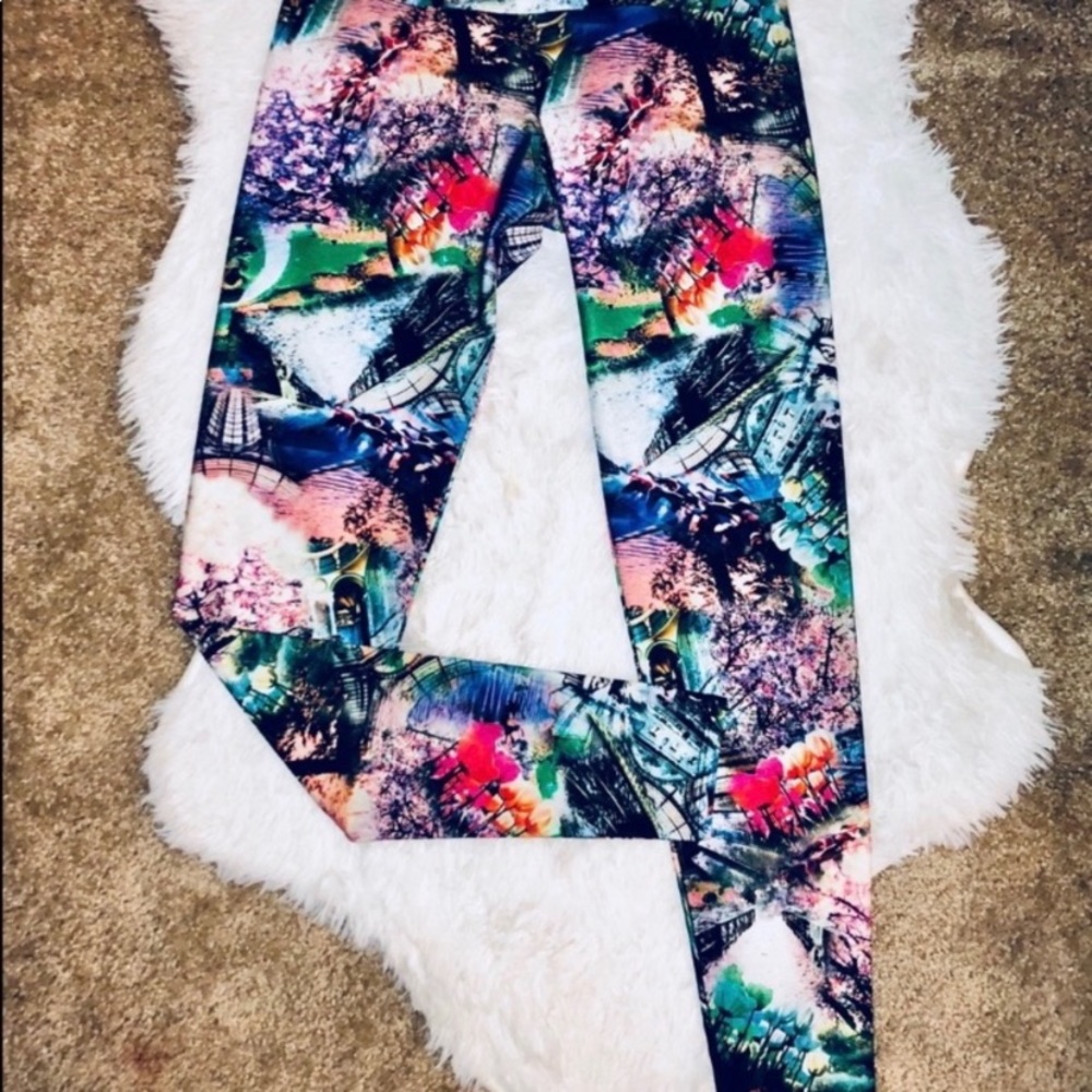 Onzie Limited Edition Alice in Wonderland Leggings